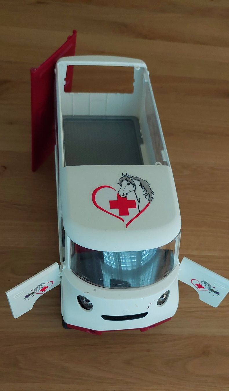 Schleich Giocattoli: Pferde Krankenwagen Schleich – Usato da Hendschiken venduto da Piedi 1