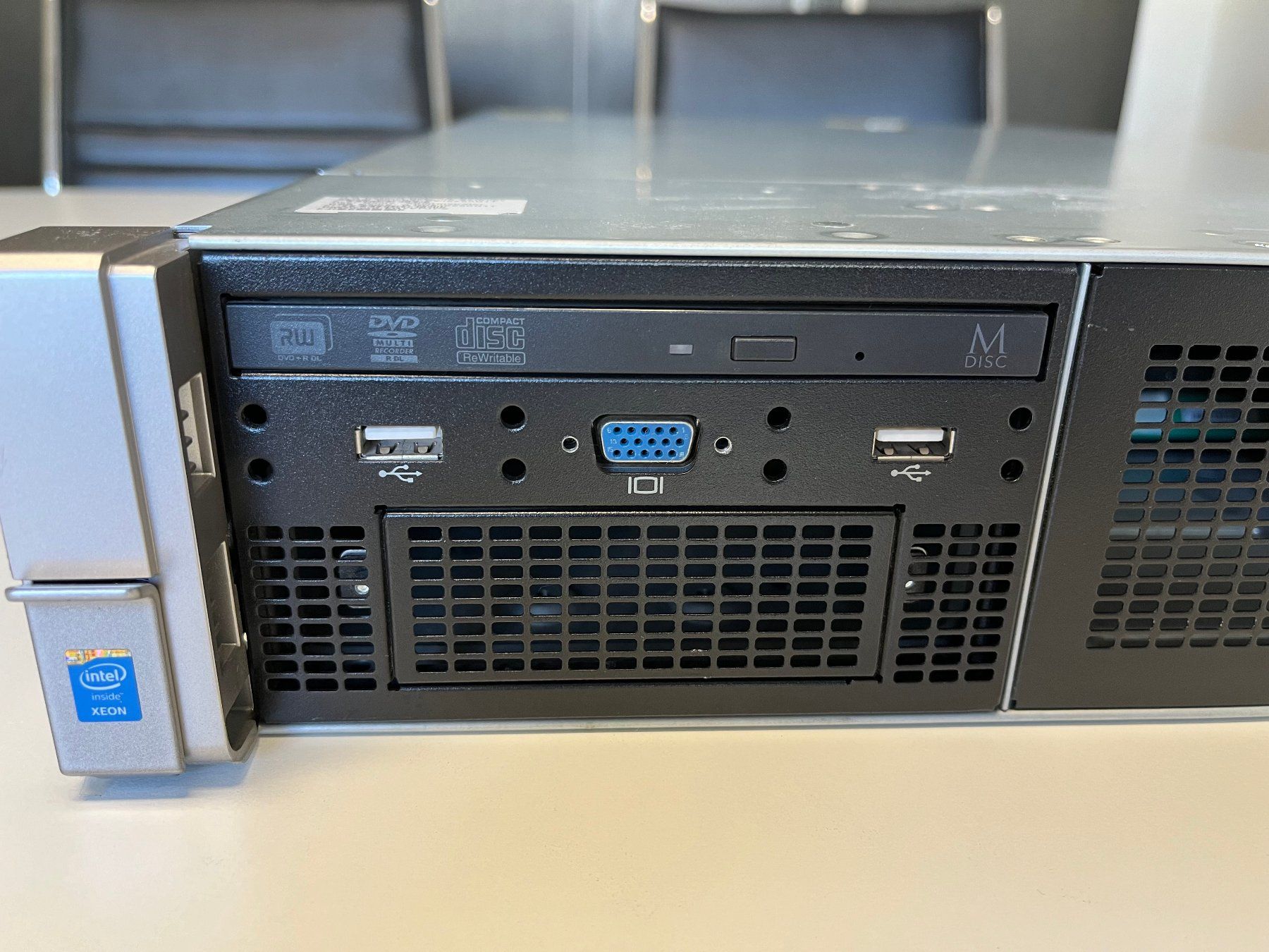 Hewlett Packard Server: HP SERVER ProLiant DL380 Gen9 – Usato da Basel venduto da Xani 1
