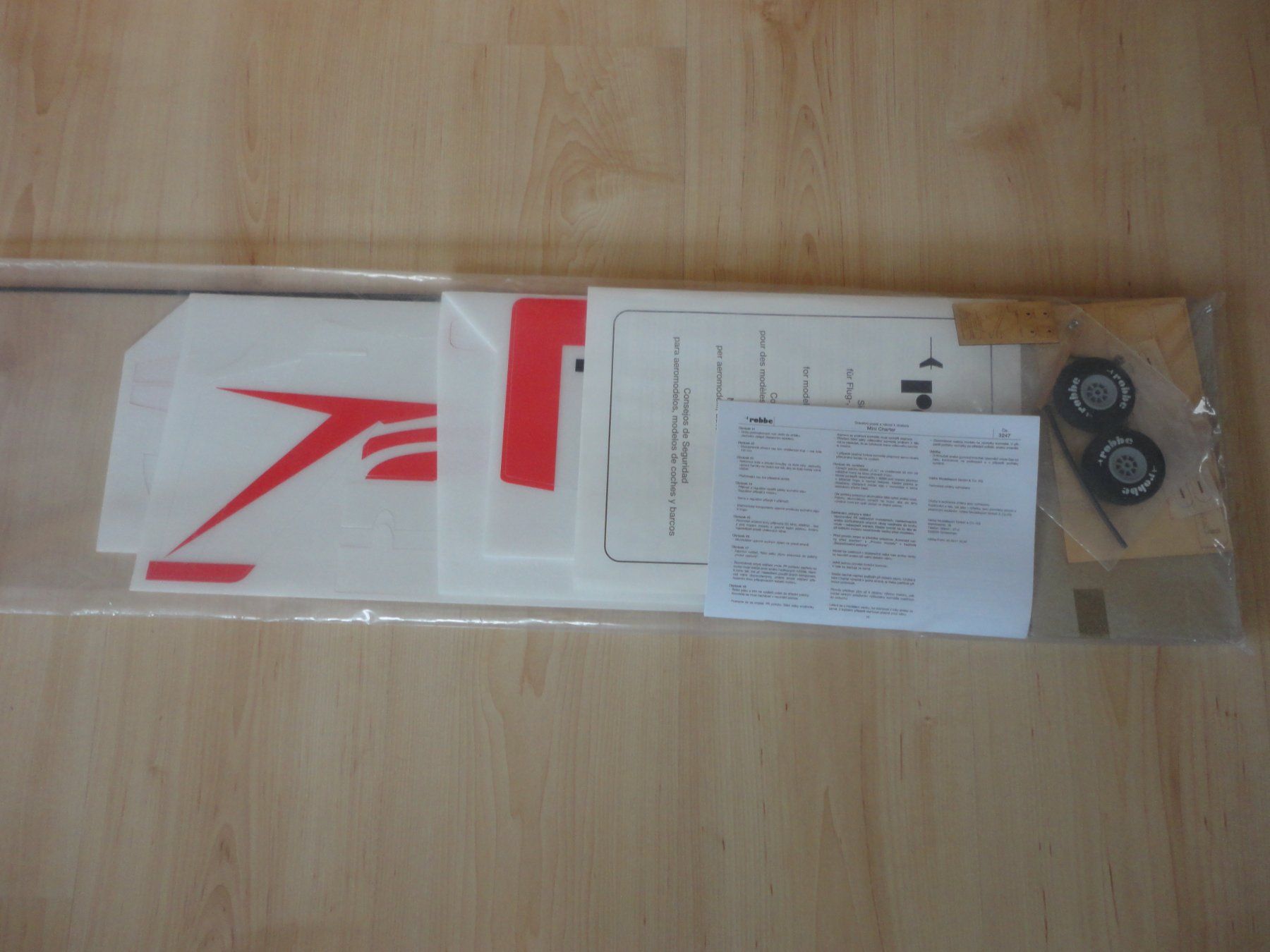 Robbe Modellismo RC: Robbe Mini Charter Nr. 3247, – Difettoso da Horgen venduto da RcModell 2