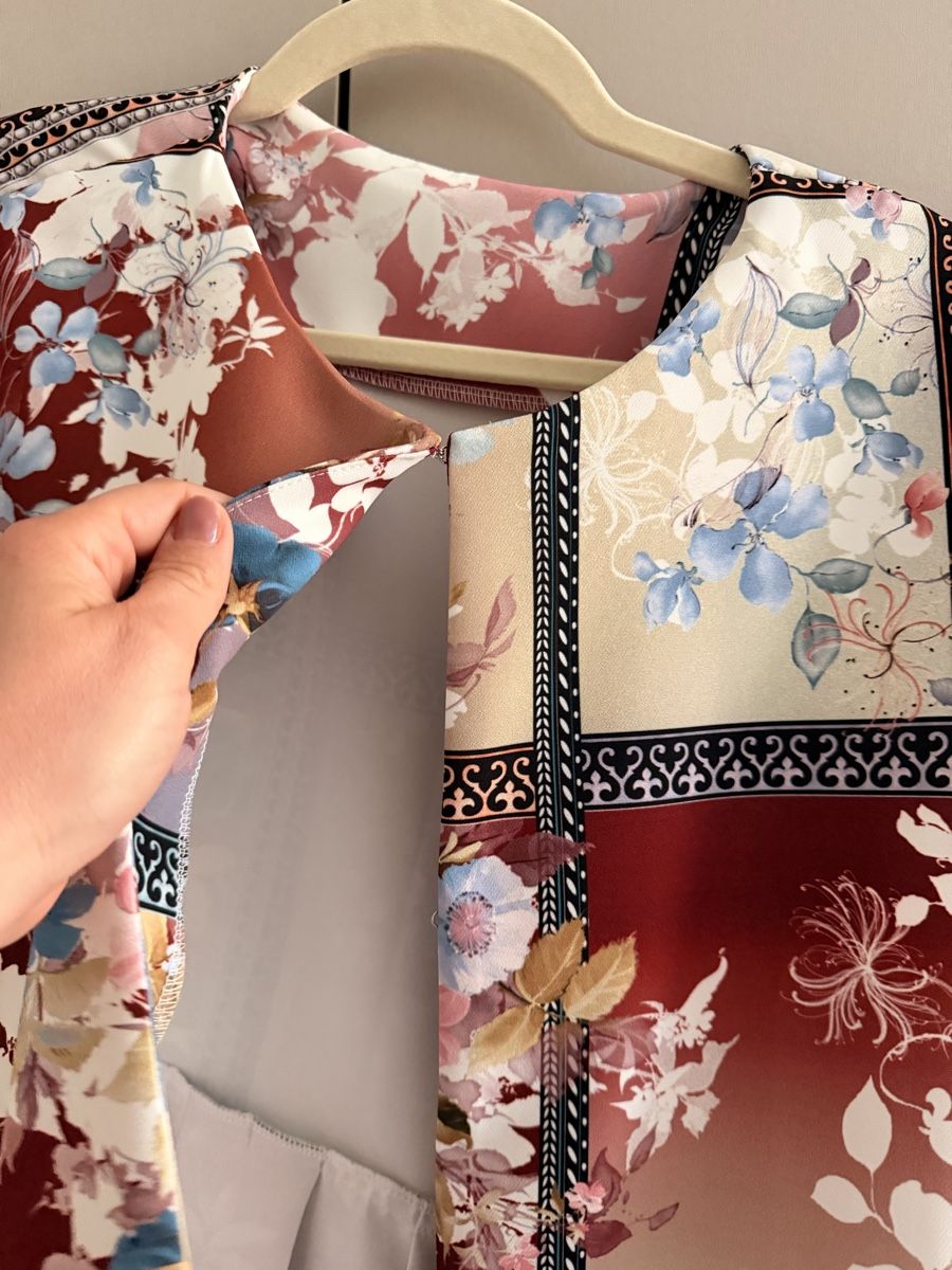 Giacche: Stylish floral print light jacket - Tailor Made – Nuovo e nell'imballaggio originale da Paradiso venduto da Ixaya.studio 3