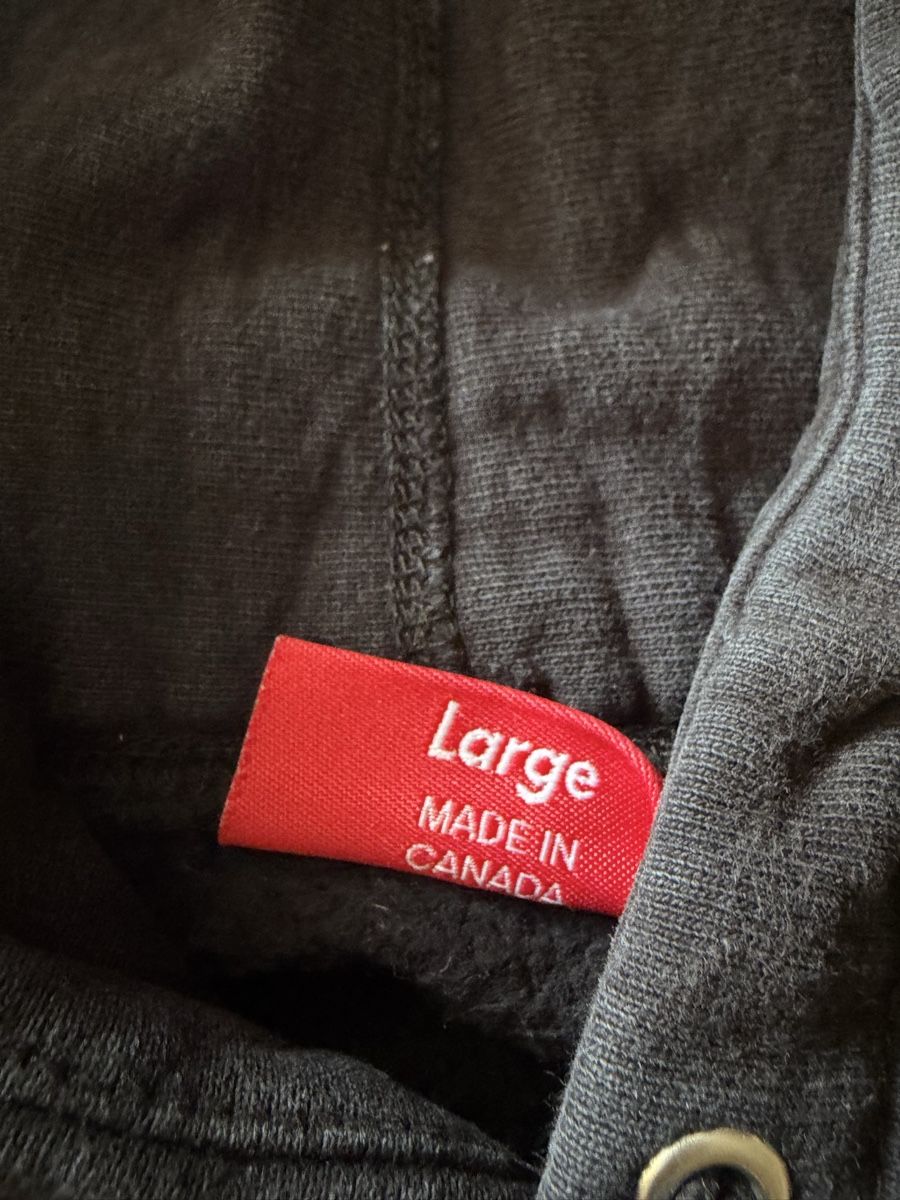Pulls & Sweat-shirts: Pull Supreme Noir – D'occasion à Genève par jjs_5gm6 2