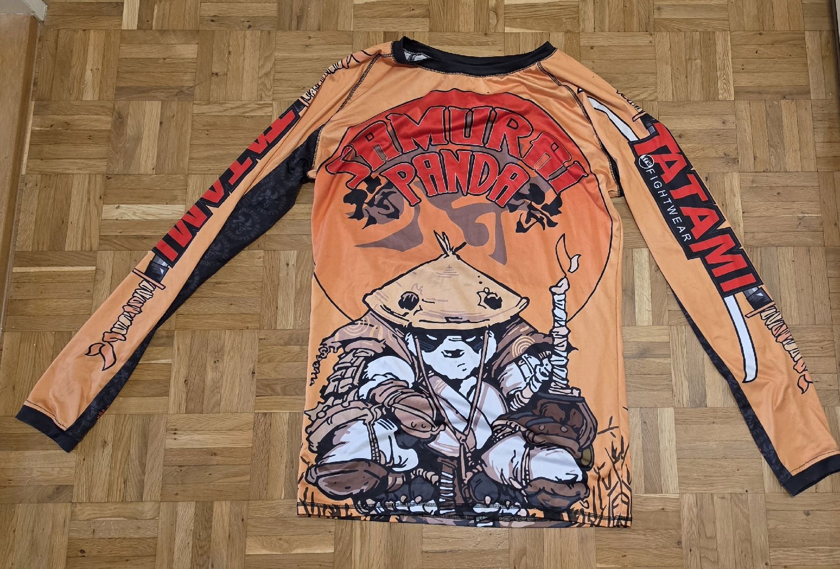T-shirts: rashguard tatami 2xl  – D'occasion à Lausanne par Ari-92