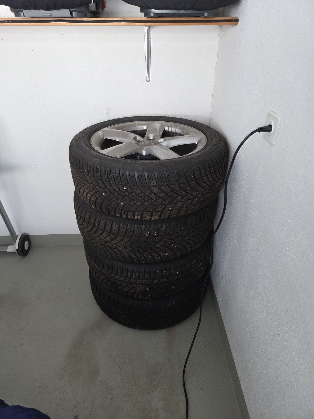 Audi Cerchioni: Original Audi A8 Felgen – Usato da Domat/Ems venduto da orko