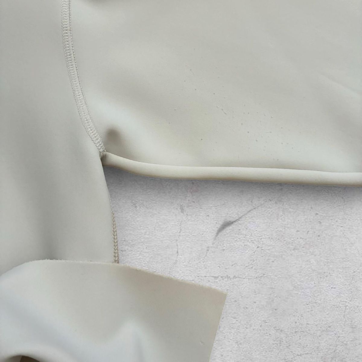 Cos T-Shirts: cos oversized structured scuba t-shirt – Gebraucht aus Zürich von h_studio_edit 2