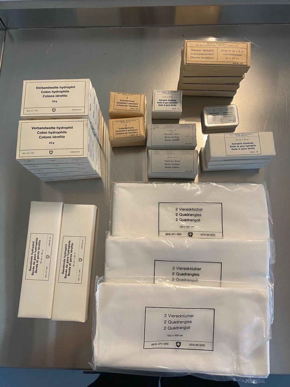 Schweizer Armee Borse: Militär Sanitärtasche – Usato da Winterthur venduto da nor_qtg7 1