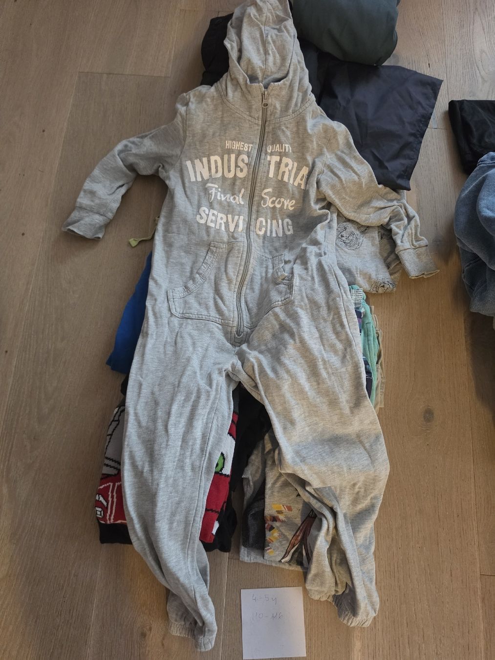 Kleiderpakete & -sets: Mega Set Boy 110/116 – Gebraucht aus Courtelary von dcubadda 3