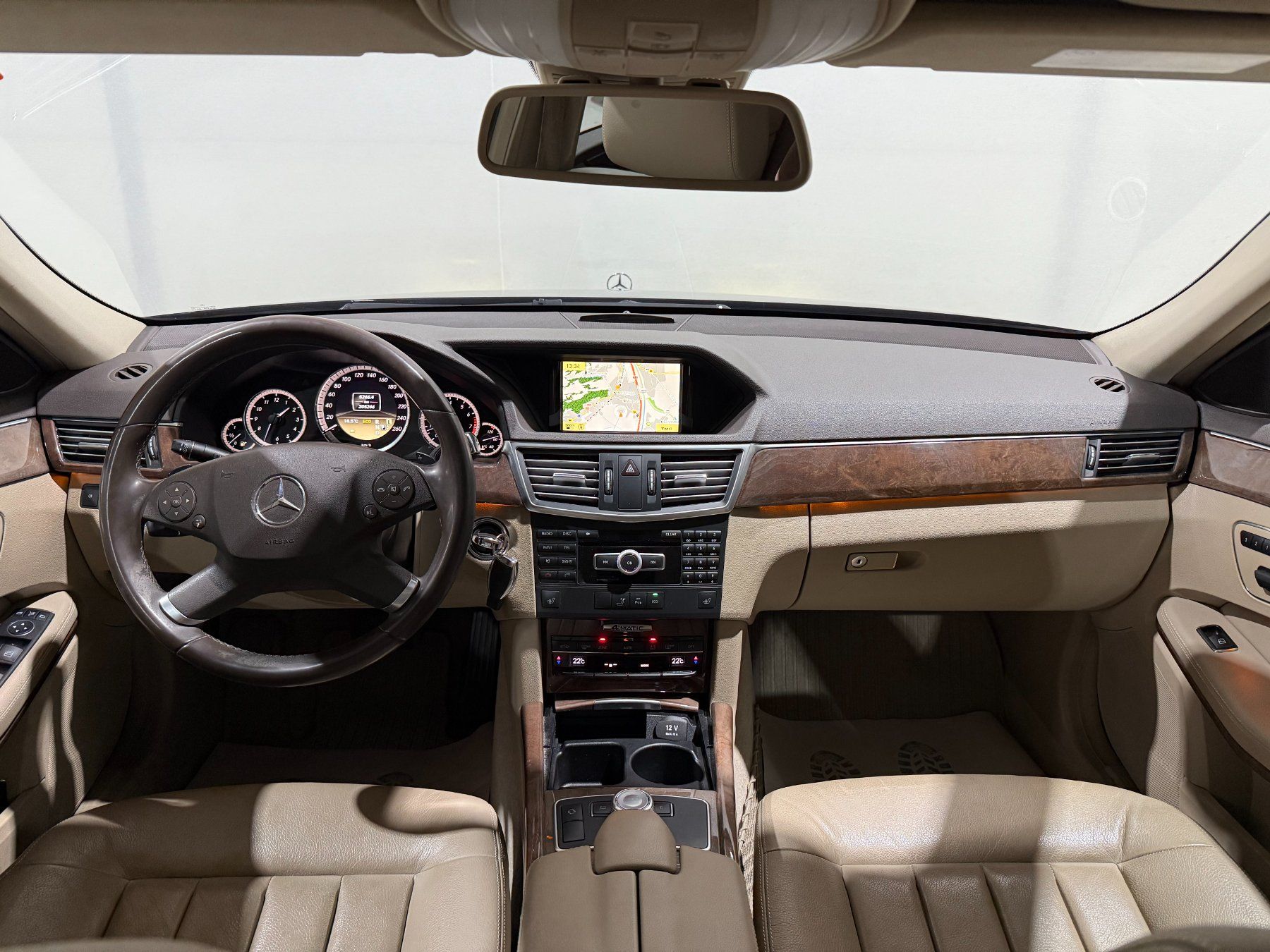 Mercedes-Benz Automobili: MERCEDES-BENZ E 350 CGI BlueEfficiency Elégance 4Matic 7G-Tr – Usato da Widnau venduto da clique17 6