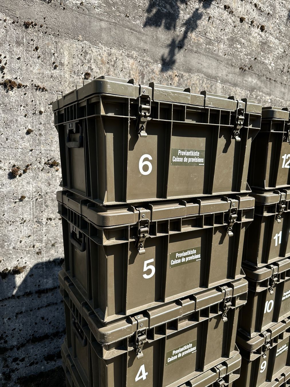 Casse di trasporto: Proviantkiste / Transportbox Schweizer Armee / Preis pro Stk – Usato da Zürich venduto da frauflufelberg 2
