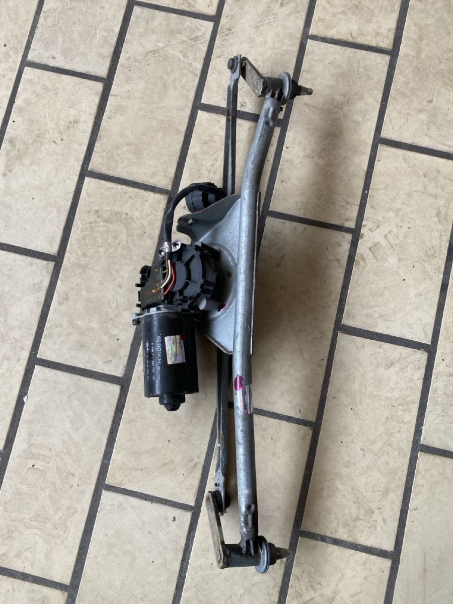 BMW Toutes les pièces auto: BMW e36 Limo Scheibenwischer  – D'occasion à Büren an der Aare par twostrokeguy 1