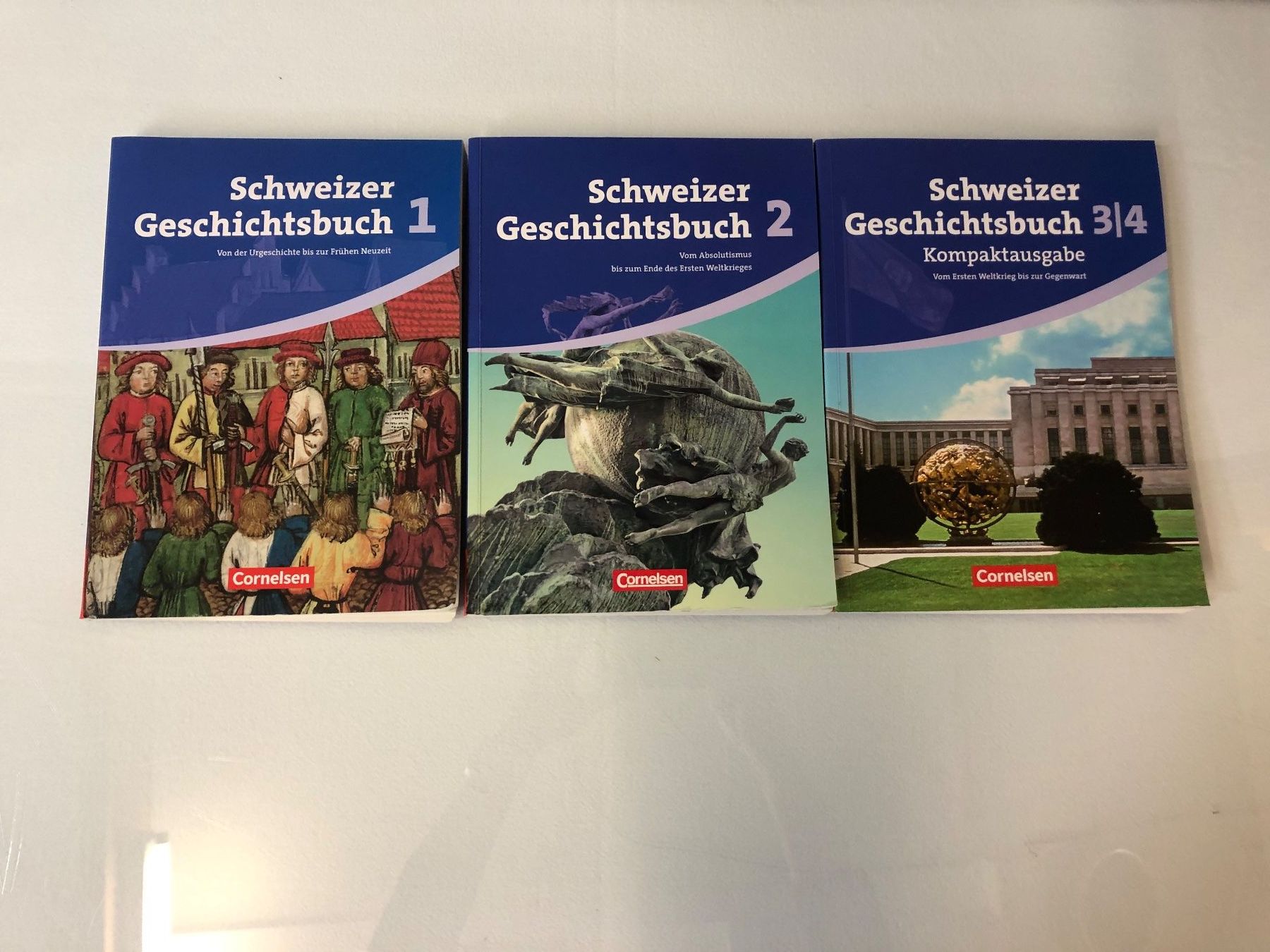 Libri: Schweizer Geschichtsbuch Band 1/2/3/4 – Usato da Brunnen venduto da Allerwaren