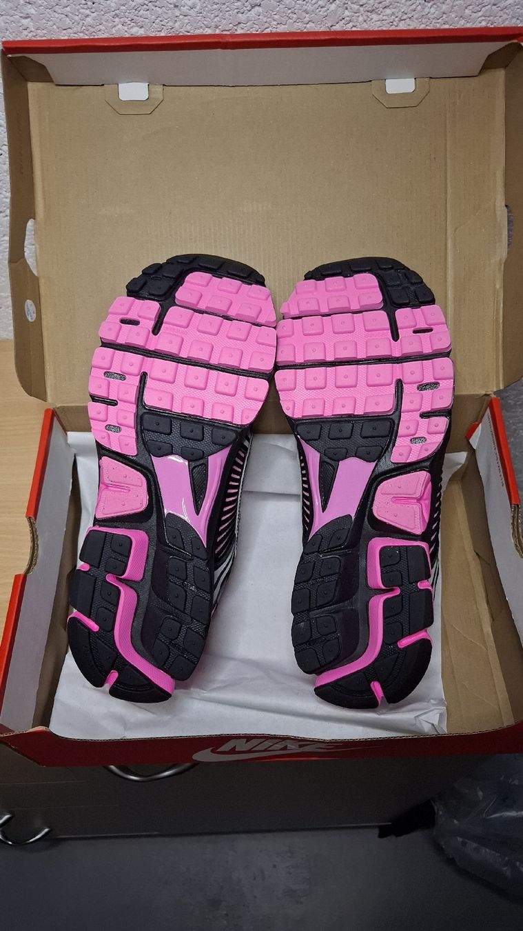 Nike Damenschuhe: Nike Vomero 5, pointure 38.5 - Neuves !! – Neu und originalverpackt aus Le Landeron von rue_k9kg 1