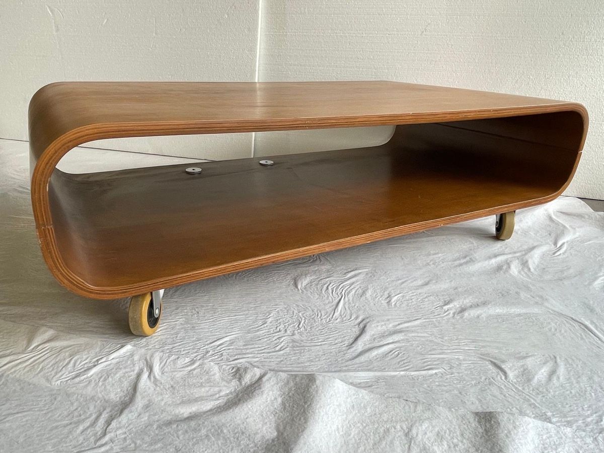 Tische: Vintage Couchtisch in Nussbaum – Gebraucht aus Luzern von Fabian_Ni 6
