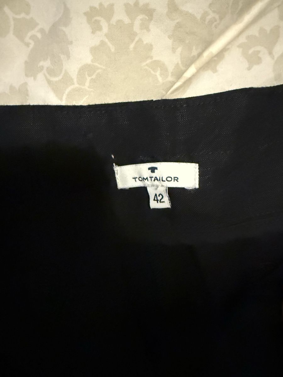 Hosen: Kurze Hosen – Neu und originalverpackt aus Glis von slavkomajic 1