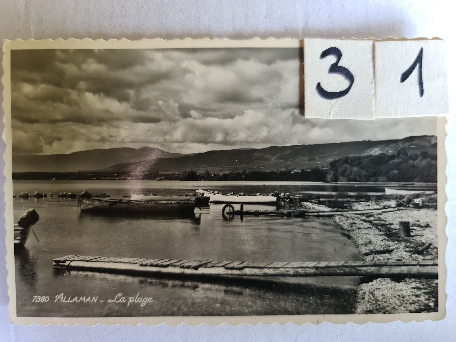Cartoline postali: Ansichtskarte Allaman 1958 – Nuovo e nell'imballaggio originale da Dintikon venduto da Vexi
