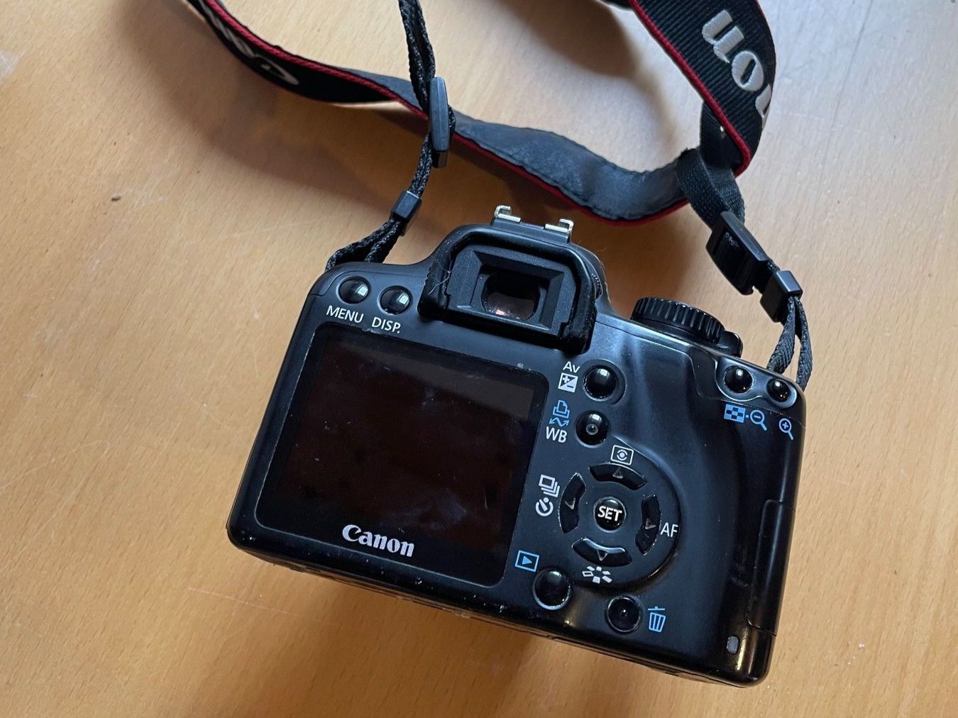 Canon Fotocamera: Canon EOS 1000D Spiegelreflexkamera – Usato da Scheuren venduto da Hammerhai1 4