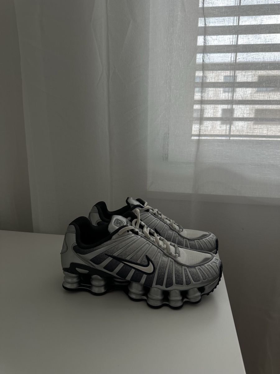 Nike Chaussures femmes: Nike Shox  – Neuf (Voir description) à Heimberg par milenasarah 1