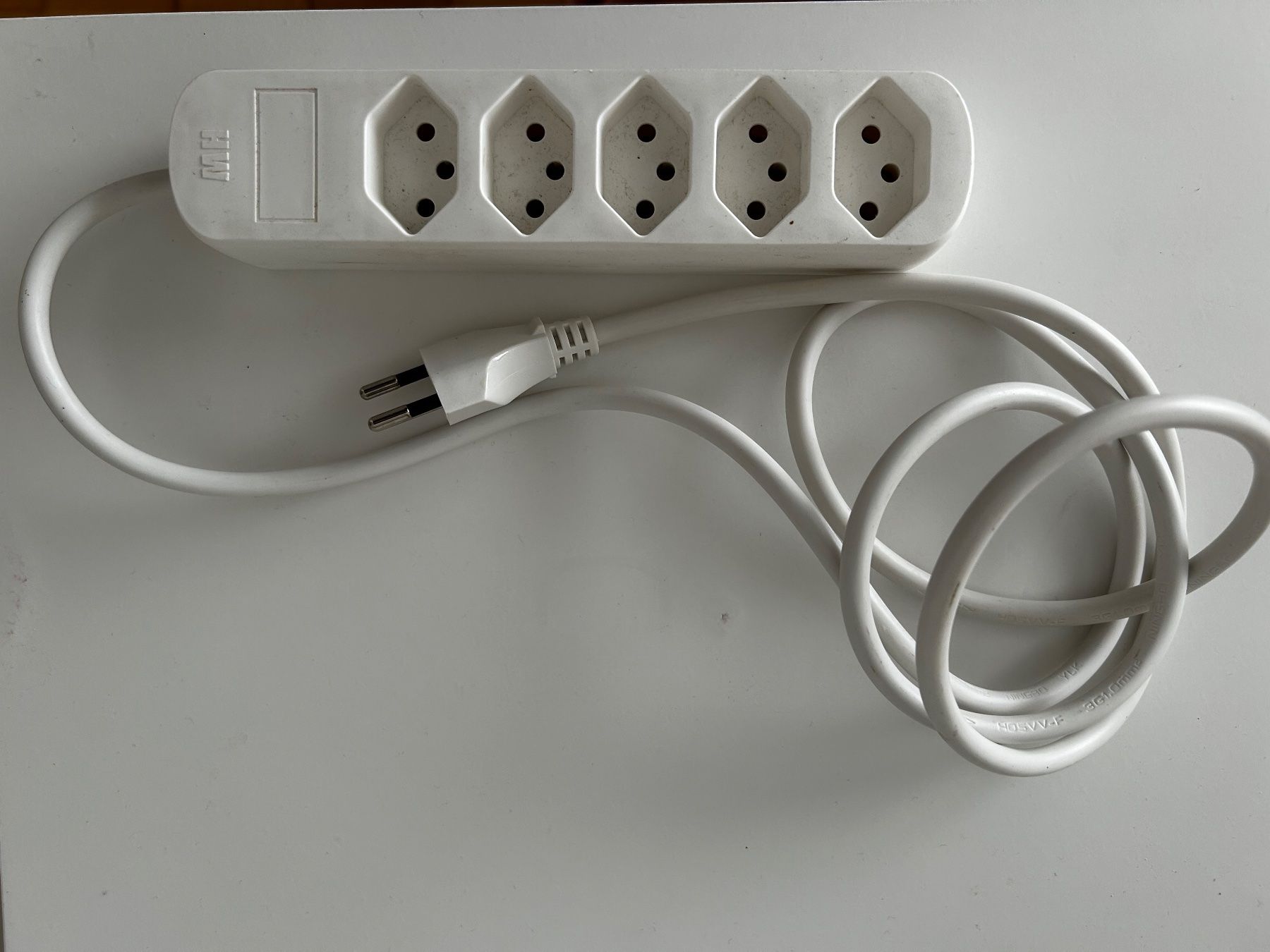 Spine: Steckdose 5 Fach Kabel 1.5m – Usato da Bern venduto da ipds