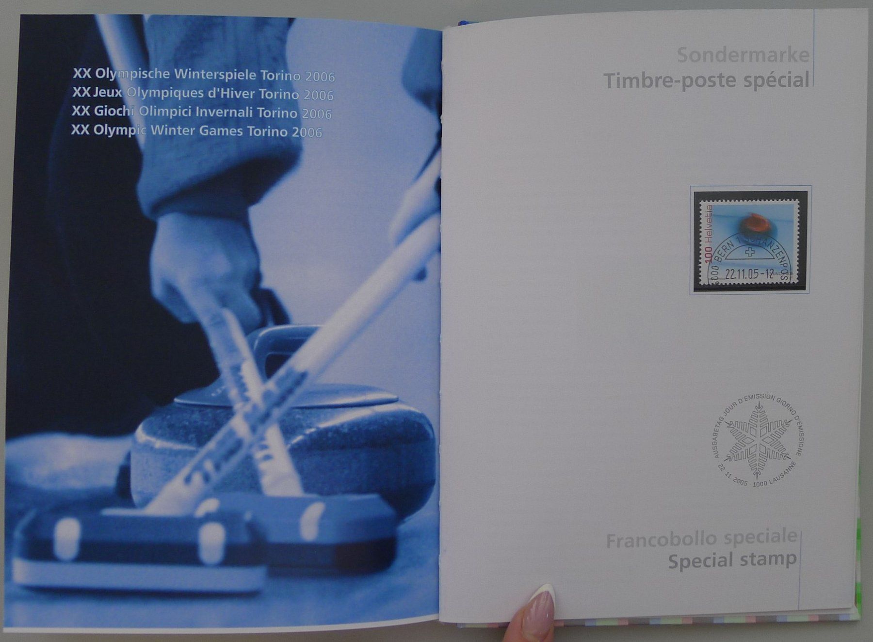 Alle Briefmarken: 2005: Jahresbuch mit Ersttags-Halbmond-Stempeln. – Gebraucht aus Sursee von Luzernerraute 4