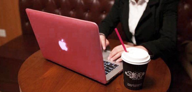 Covers & Borse: Coques TPU ROSE pour macbook 15" A1286 – Nuovo e nell'imballaggio originale da Morges venduto da DigiAC 3