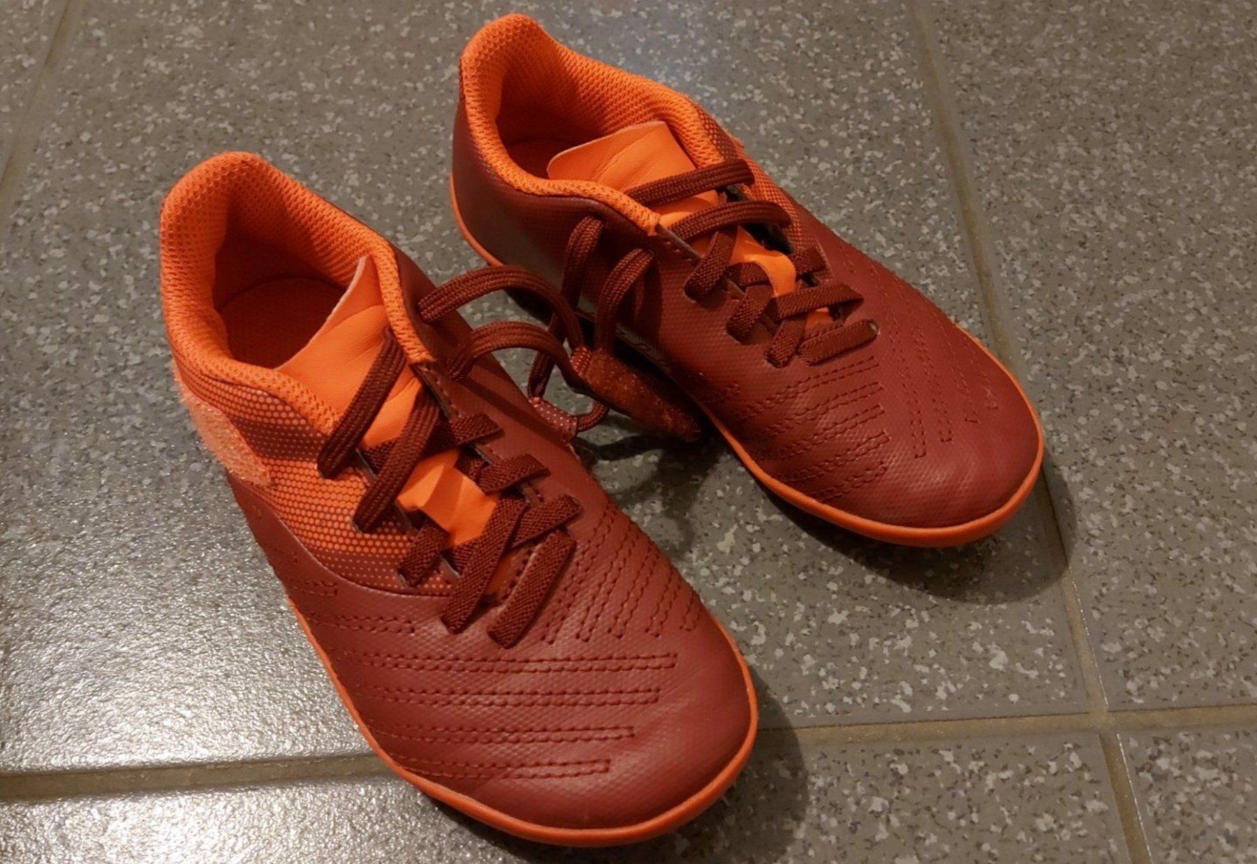 Decathlon Schuhe für Mädchen: Fussballschuhe Mädchen – Gebraucht aus Luzern von olympia81