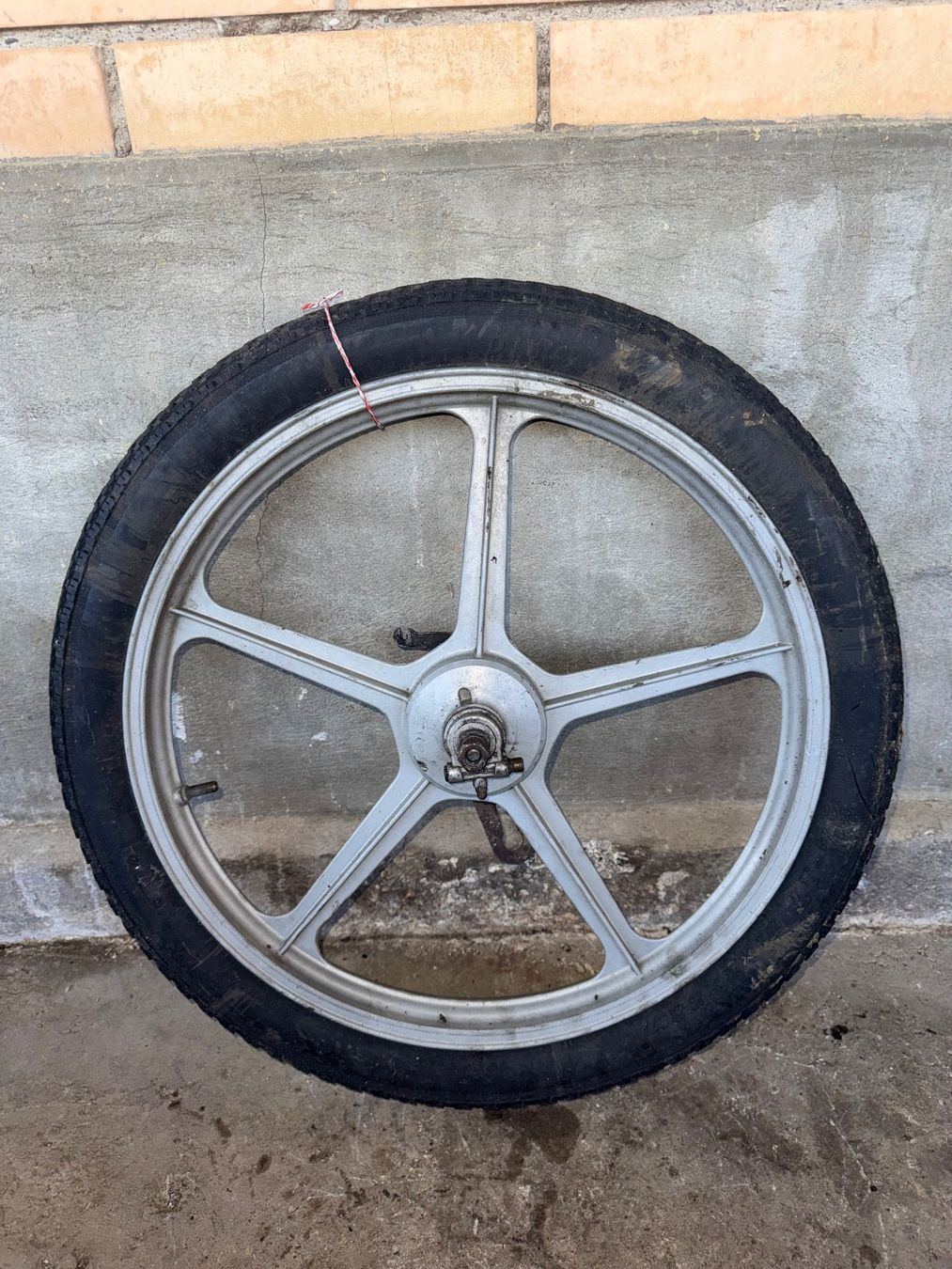 Sachs Parti ricambio per ciclomotori: Sachs KTM Mofa Gussfelgen Vorderrad – Usato da Fahrni b. Thun venduto da berger_tuning34 3