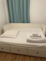 Tagesbett Weiss mit Bettkasten und Lattenrost guter Zustand