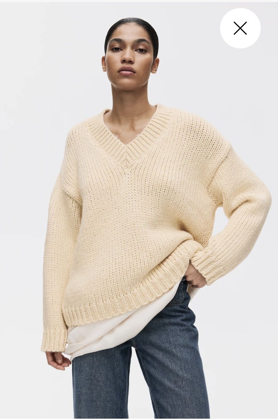 H&M Maglioni & Felpe: Warmer Strickpullover mit V-Ausschnitt – S – Usato da Huttwil venduto da DealAlpina