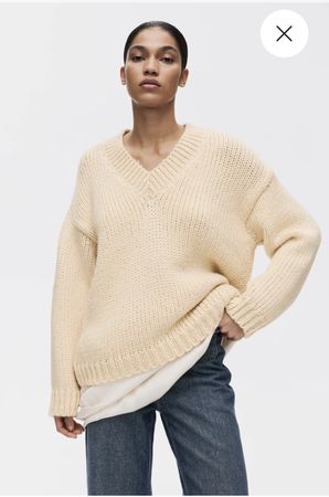 Warmer Strickpullover mit V-Ausschnitt – S