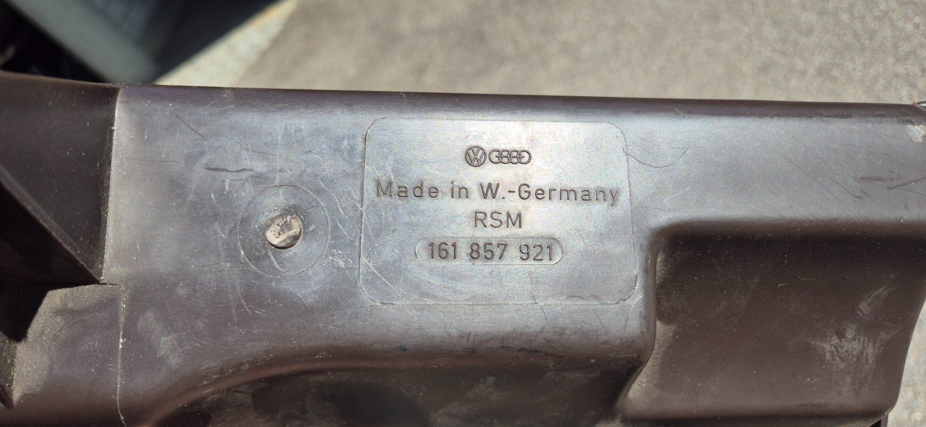 Tutti pezzi di ricambio auto: Golf 1 usw, Armaturenbrett Ablagefach – Usato da Riggisberg venduto da Mahali04 3