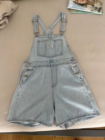 Levi‘s Latzhosen kurz
