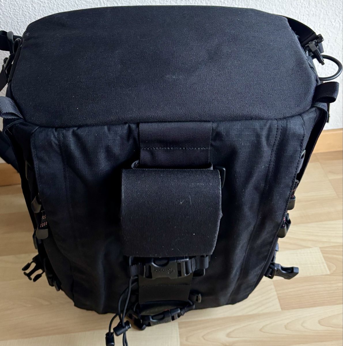 Lowepro Zaini: Neuwertiger Lowepro Photo Trekker Rucksack – Usato da Bern venduto da larrybird 7