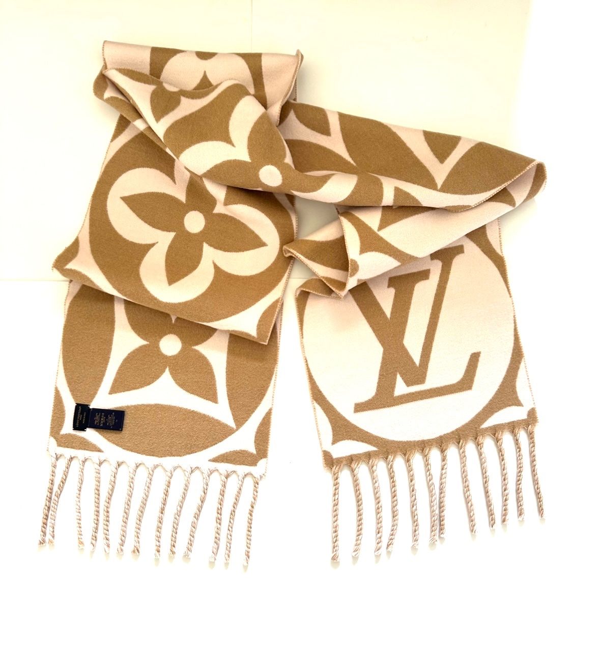 Louis Vuitton Foulard & Sciarpe: Louis Vuitton sciarpa – Nuovo (secondo la descrizione) da Pregassona venduto da Reluxuryspace 3