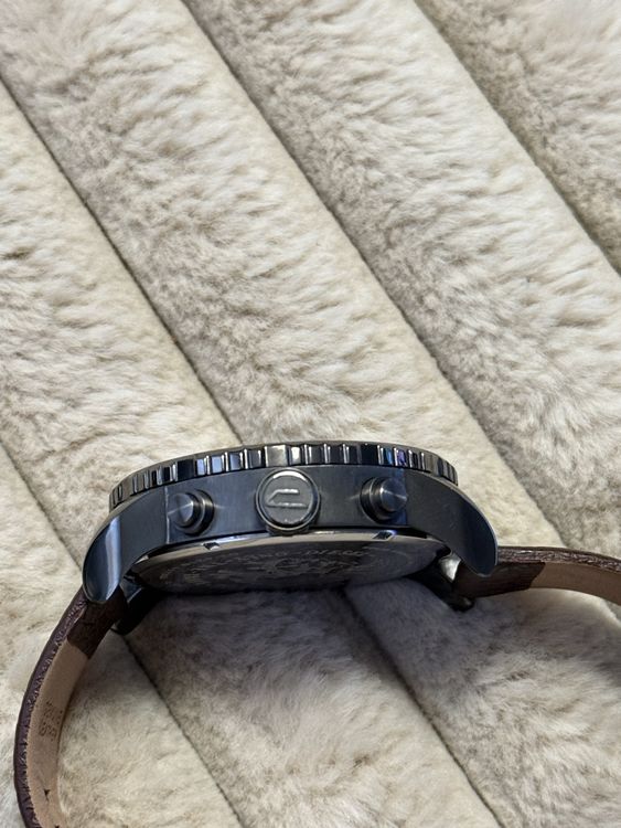 Diesel Uhr fast neu 4