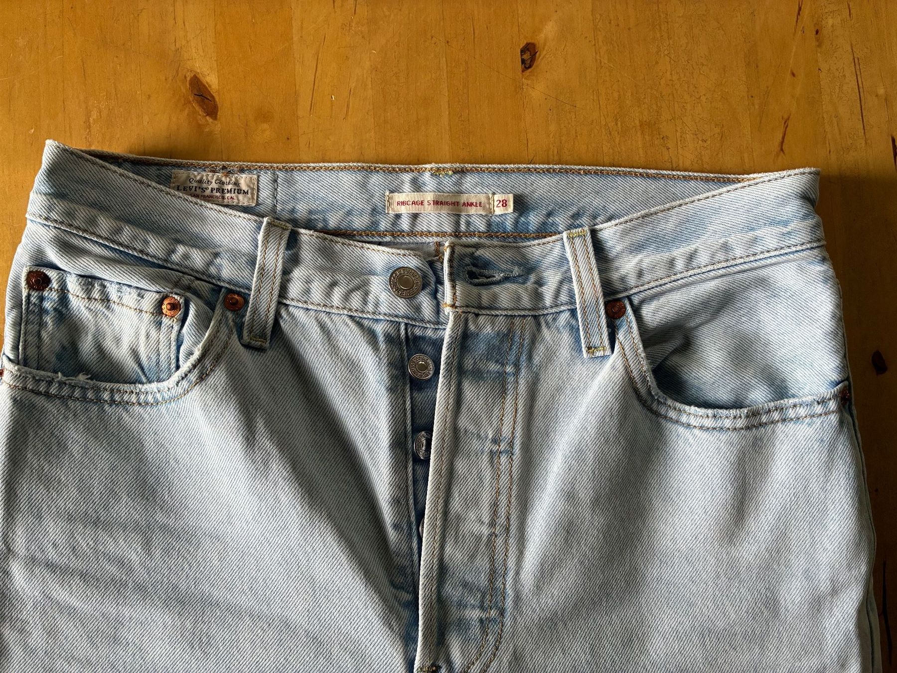 Jeans: Levi´s ribcage straight ankle W28 L30 helles Blau – Usato da Schaffhausen venduto da FannyUsedom 6