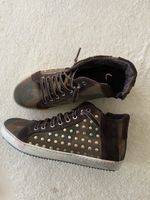 Basket en cuir de marque JOY taille 40