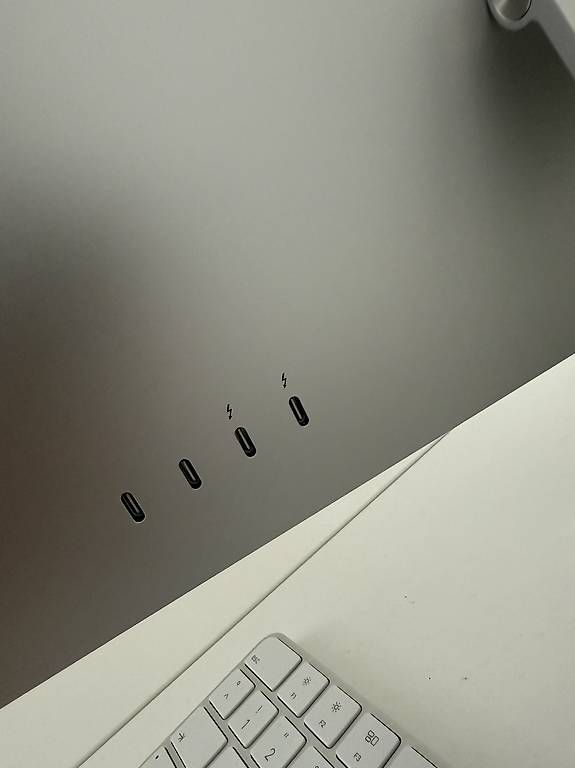 Apple iMac 2021 M1 24'' 512GB 8GB RAM (Gebraucht) in Basel für CHF
