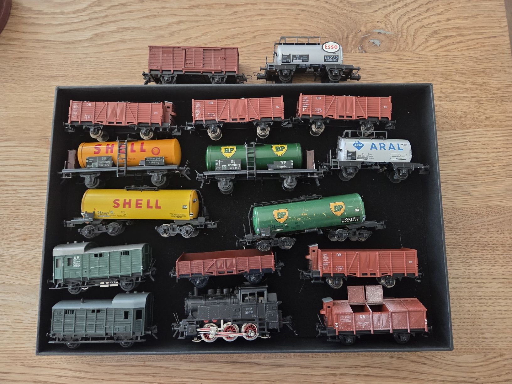 Trix Modelleisenbahnen: Trix Güterwagen und Lokomotive – Gebraucht aus Berikon von TopLok1 1