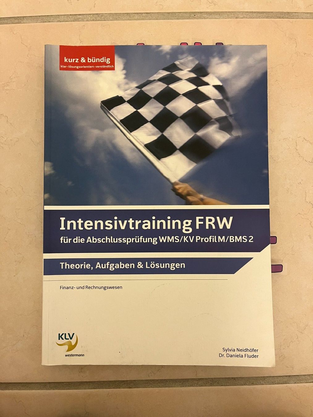 Libri: Intensivtraining FRW – Usato da Henggart venduto da aleessiaa.ju