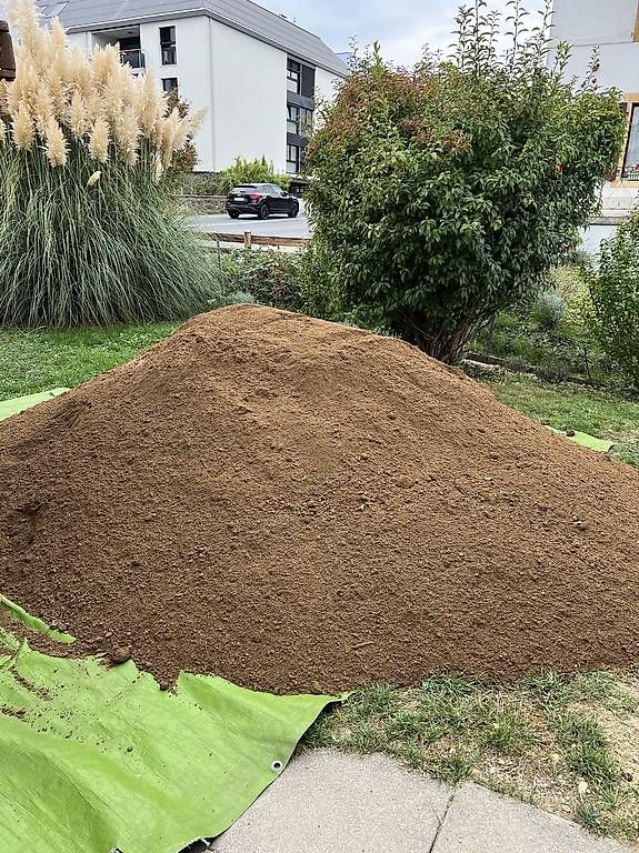 Bagger: Terre végétale criblé  – Neu und originalverpackt aus Cerneux-Péquignot von a_p_8jqq 4