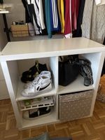 Weisses Ikea Regal KALLAX