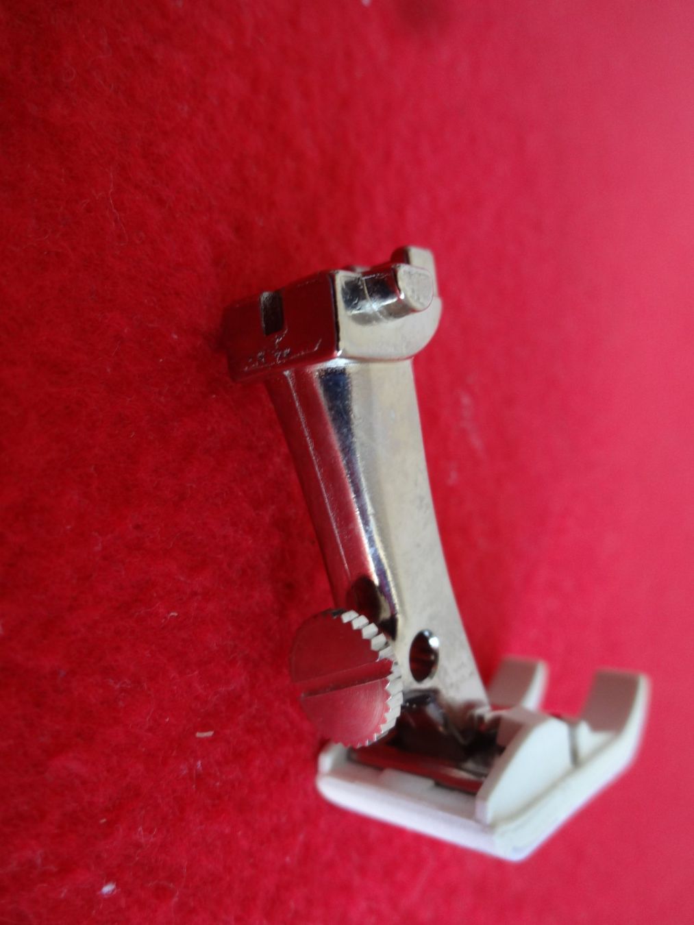 Bernina Macchine da cucire: Bernina Fuss 52 mit Teflon – Usato da Frauenfeld venduto da jaho13 2