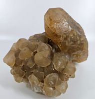 Honigfarbene, grosse Calcitstufe von Charleroi, Belgien