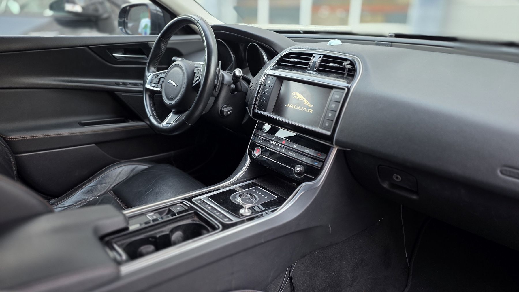 Jaguar Autos: jaguar XE 20 D 2018 Export – Gebraucht aus Rheineck von NMA2025 3