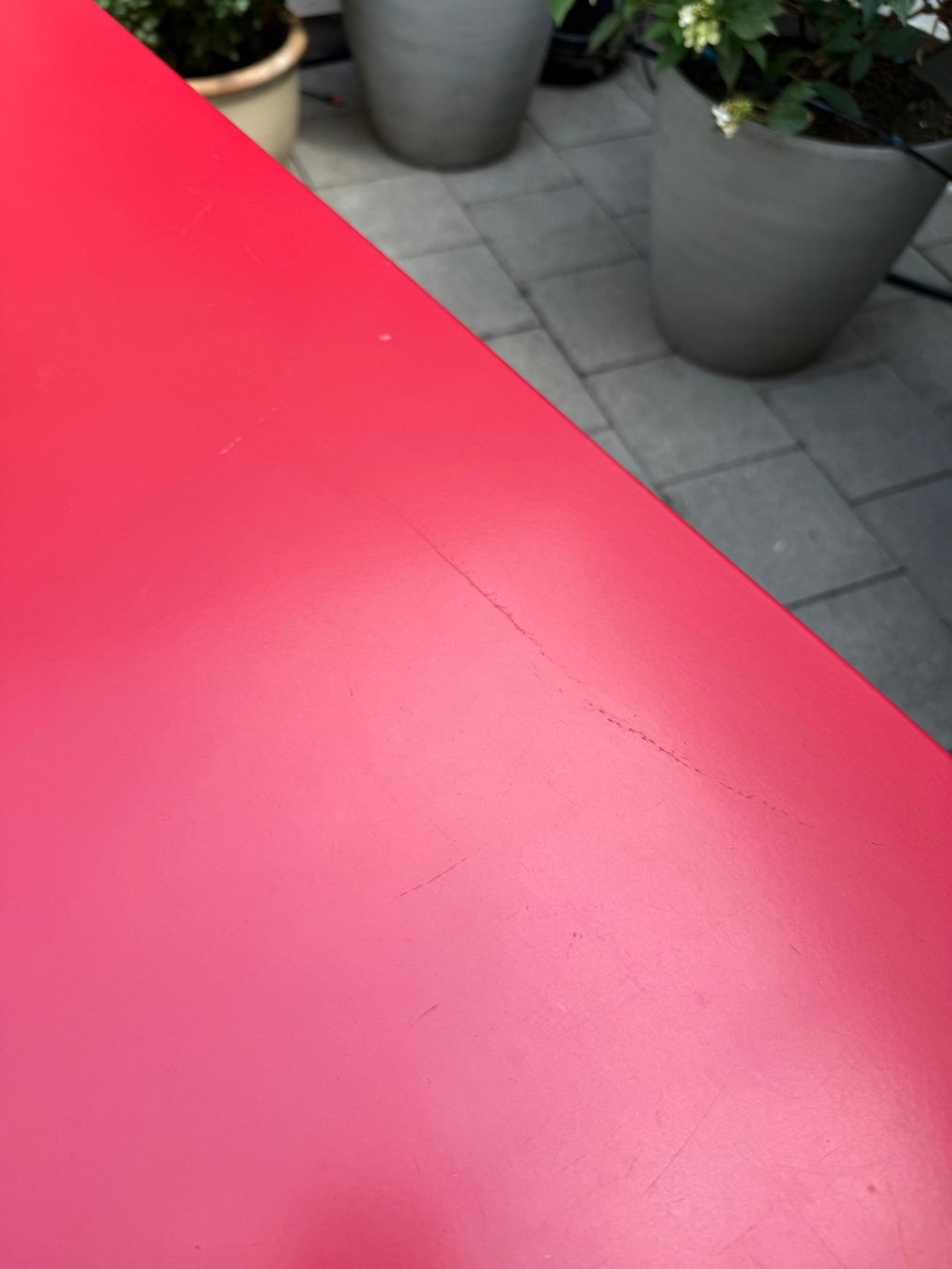 Schaffner Tische: Roter Schaffner Gartentisch / Terrassentisch – Gebraucht aus Zürich von Daniverricard 3