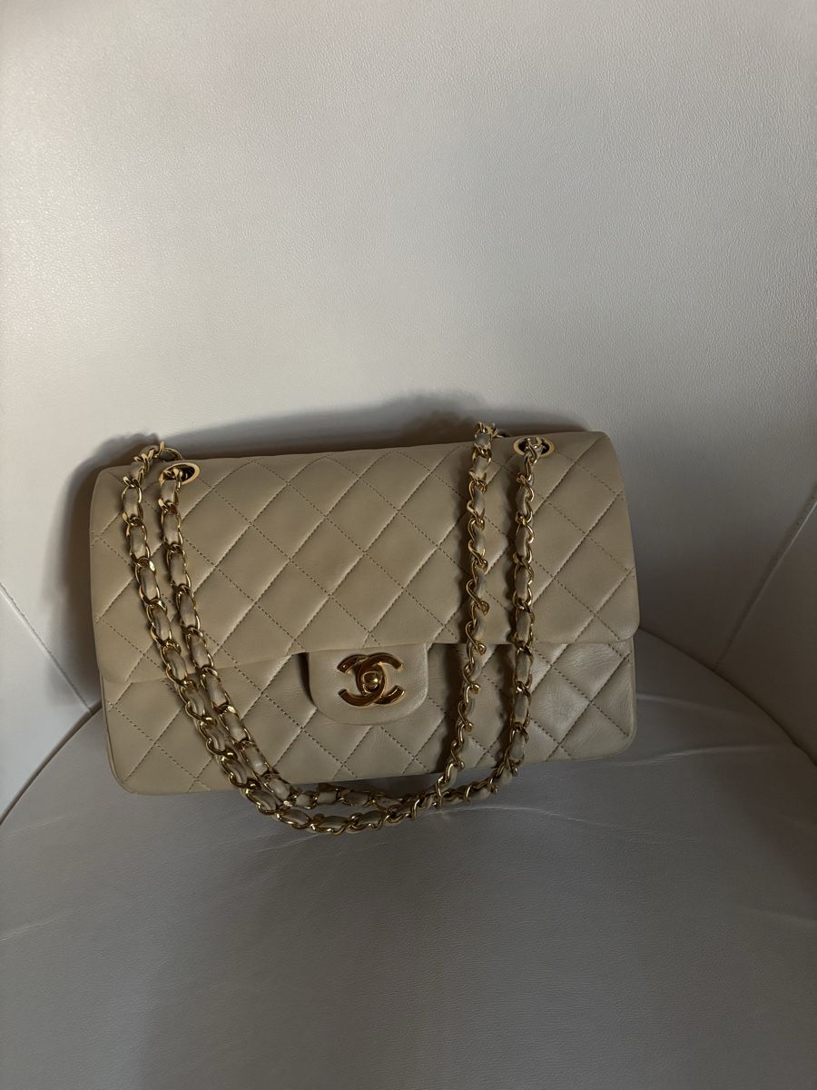 Chanel Borse da donna: Chanel Medium Flap Bag in Beige – Usato da Zollikon venduto da han_rvt8