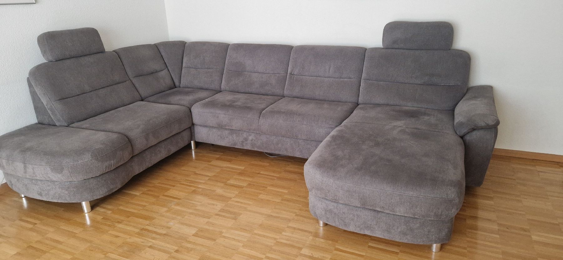 Divani: Ecksofa mit Bettfunktion und Stauraum dunkelgrau – Usato da Aesch BL venduto da Erora