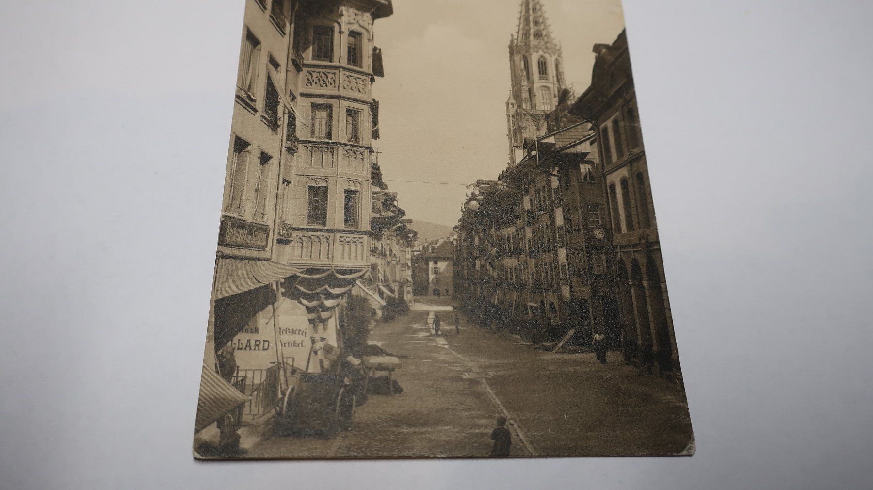 Cartoline postali: Alt Bern  Kesslergasse mit Münster  1911 – Difettoso da Cormoret venduto da Pascalll2001 3