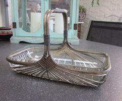 Schönes versilbertes Art Déco Körbchen mit Glaseinsatz