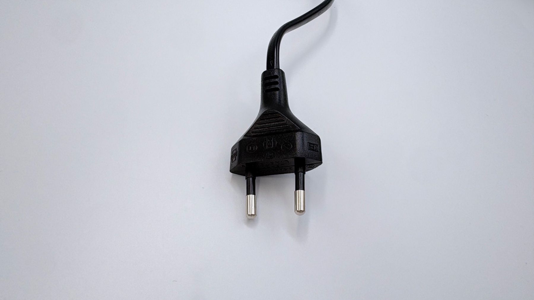 Nikon Autres accessoires: Nikon MH-61 Batterieladegerät – D'occasion à Schlieren par 2nd-Life 6