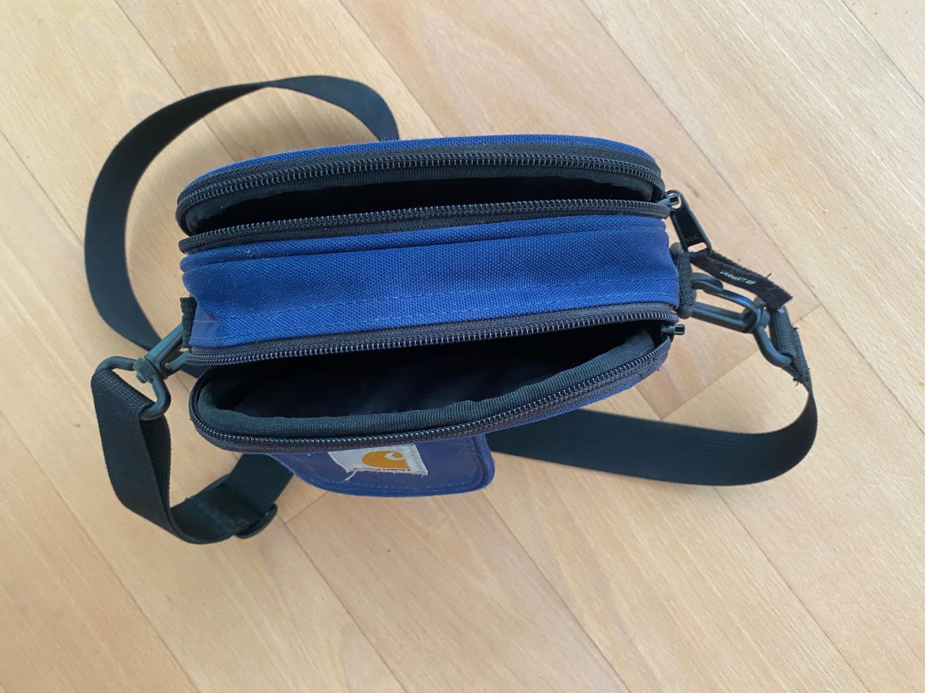 Carhartt Taschen: Carhartt WIP Essentials Bag – Gebraucht aus Wettingen von sil_vt52 1
